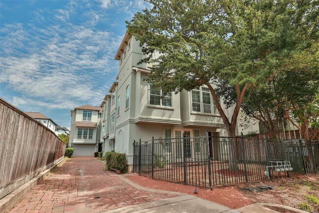 Building Photo - 5720 Kansas St