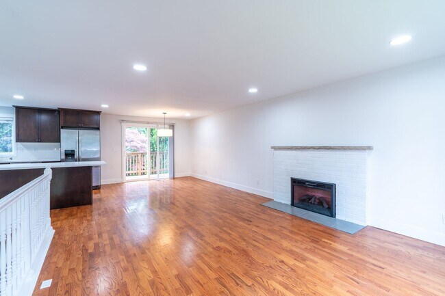Foto del edificio - 4bed/3bath home in Finn Hill