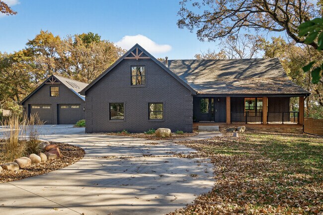 Building Photo - 15801 Andrie St NW