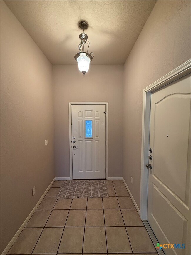 Building Photo - 1648 Sunfire Cir