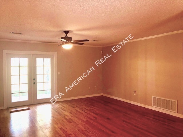 Foto del edificio - 150 Nicole Ln