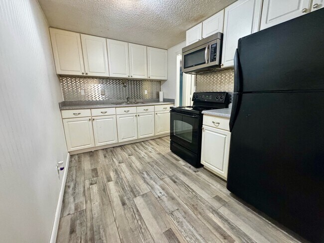Foto del edificio - 5291 Dalewood Dr