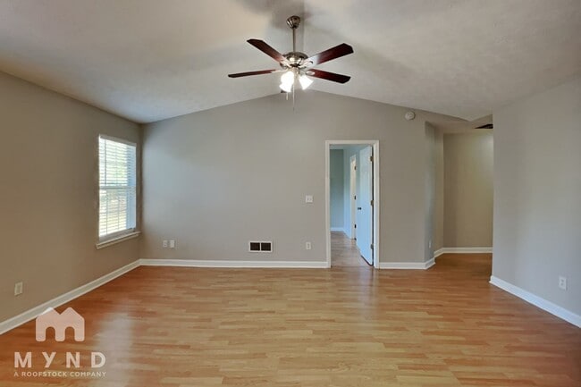 Building Photo - 534 Lakecourt Dr