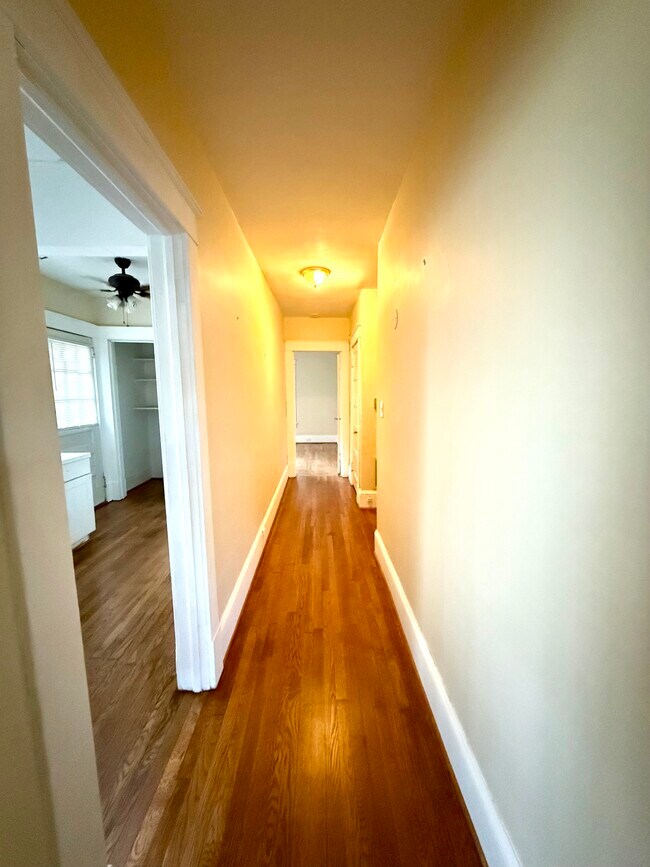 Foto del edificio - 809 Rankin Pl