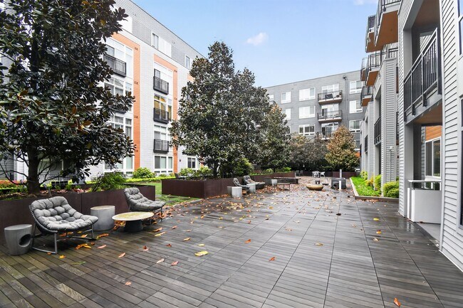 Foto del edificio - 145 Riverhaven Dr