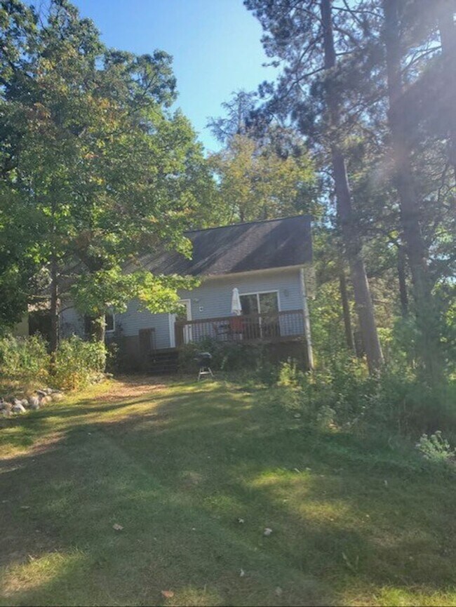 Foto del edificio - 2 Bed, 1 Bath Cabin available for rent thr...