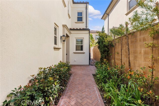 Building Photo - 68 Ashdale