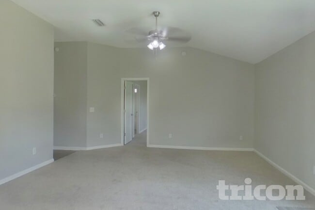 Building Photo - 6830 Shoreline Ln