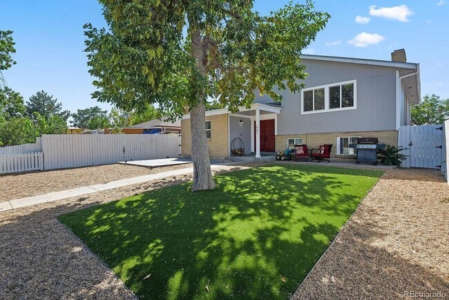 Foto del edificio - 4 Bedroom Single Family Home in Denver