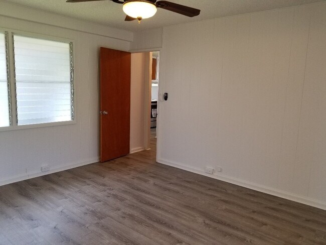 Foto del edificio - NEWLY RENOVATED -2 Bed, 2 Bath, 2 Parking Duplex in Aiea- UTILITIES INCLUDED!!