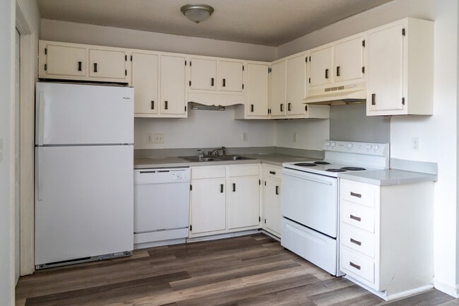 Building Photo - 106 Kimeran Ln