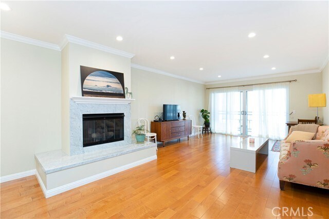 Foto del edificio - 1236 N Columbus Ave