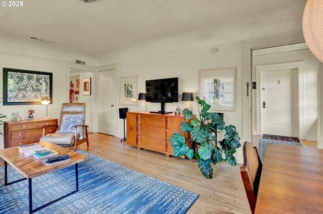 Building Photo - 2066 NW Overton St