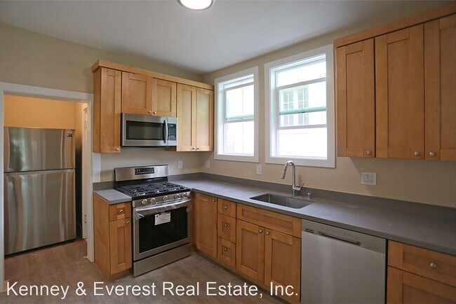 Building Photo - 2 br, 1 bath House - 2011 Sacramento #3