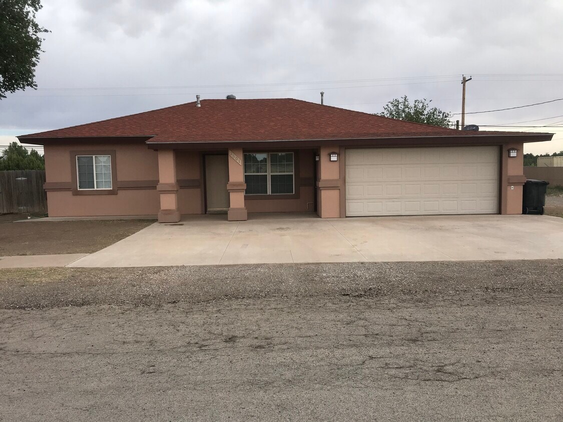 Foto principal - 2601 W 3rd St