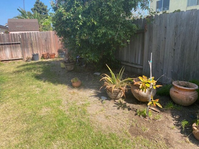 Building Photo - 4 bedroom Camarillo home