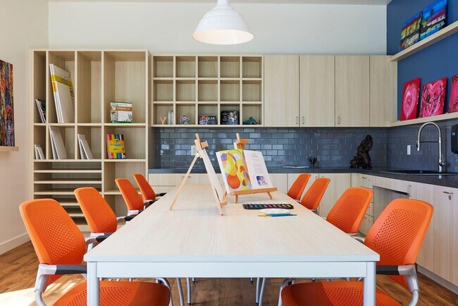 Foto del edificio - 74300 Country Club Dr