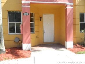 Building Photo - 3305 Shoma Dr