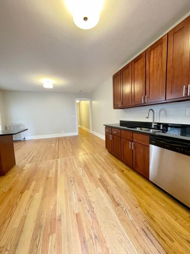 Primary Photo - 1 bedroom in Evanston IL 60202