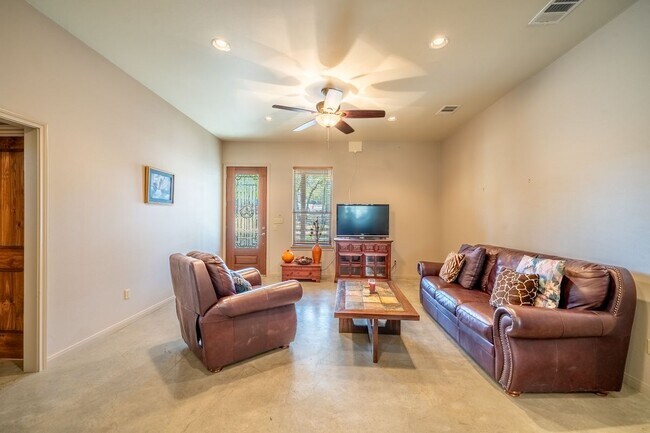 Foto del edificio - 103 Rolling Hills Dr