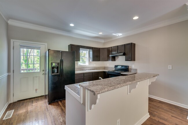 Building Photo - 1579 Laurel Park Pl SW