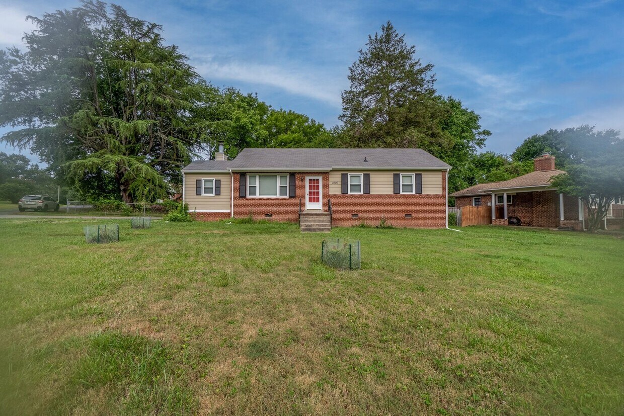 Primary Photo - Immaculate 3 Bedroom Home in Forest Hill J...