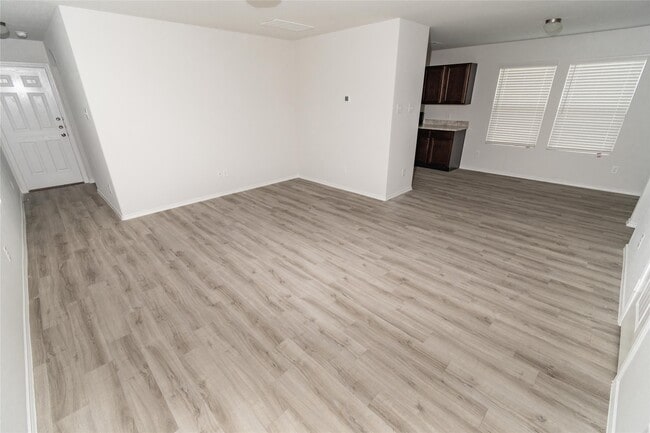 Foto del edificio - 17347 Desmond St