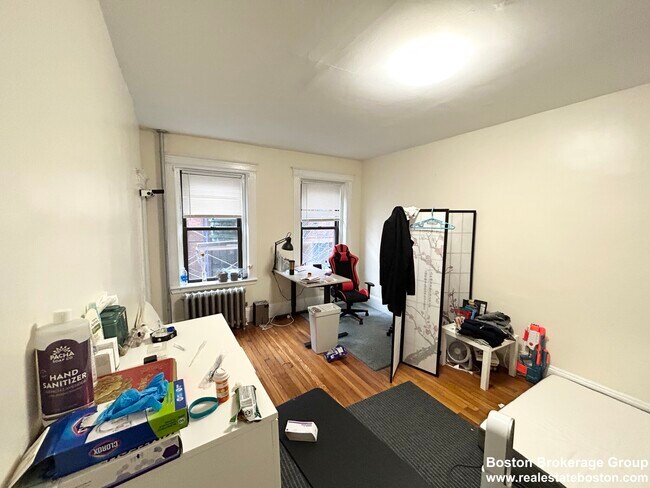 Building Photo - 39 Hemenway St