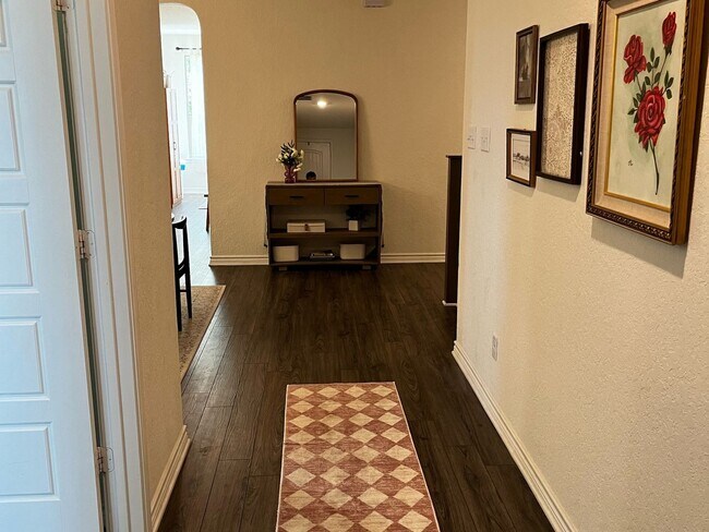 Building Photo - 4 Bedroom Single Family Home in San Antonio