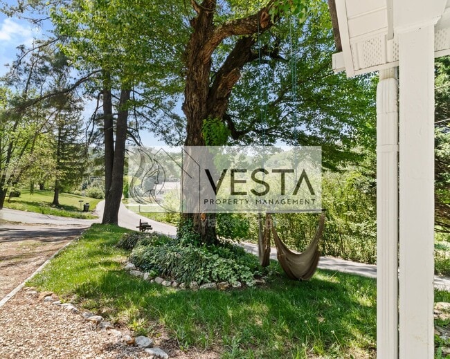 Foto del edificio - 817 Oakdale Rd