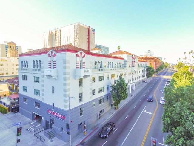 Foto del edificio - 3550 W 6th St