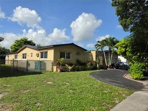 Building Photo - 9240 SW 56th St