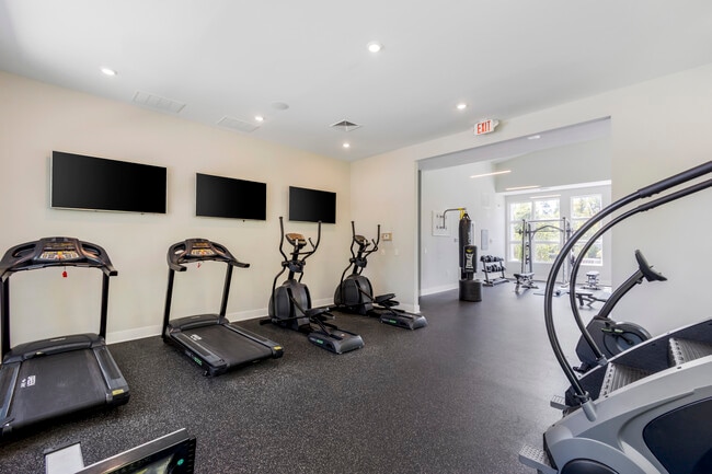 Building Photo - Willows at the University