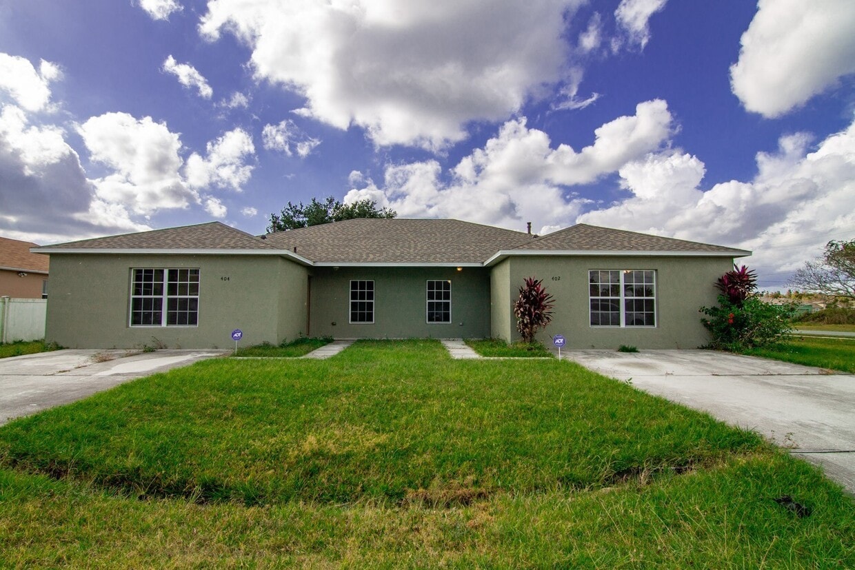 4/3 Duplex Home in Poinciana Available, April 2026 - 4/3 Duplex Home in Poinciana Available, April 2026