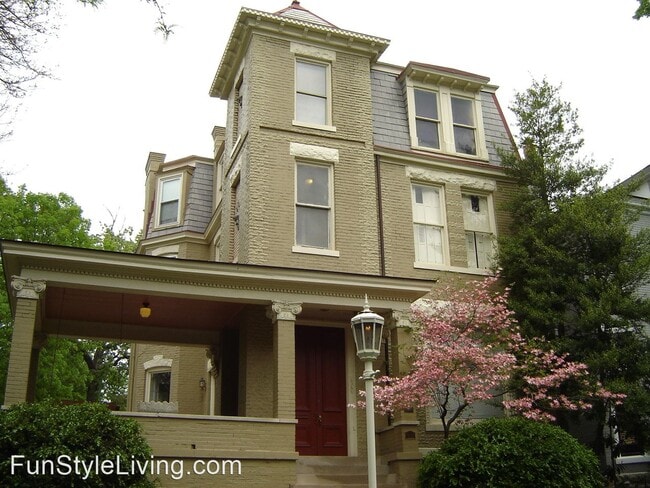 Building Photo - 525 Belgravia Ct