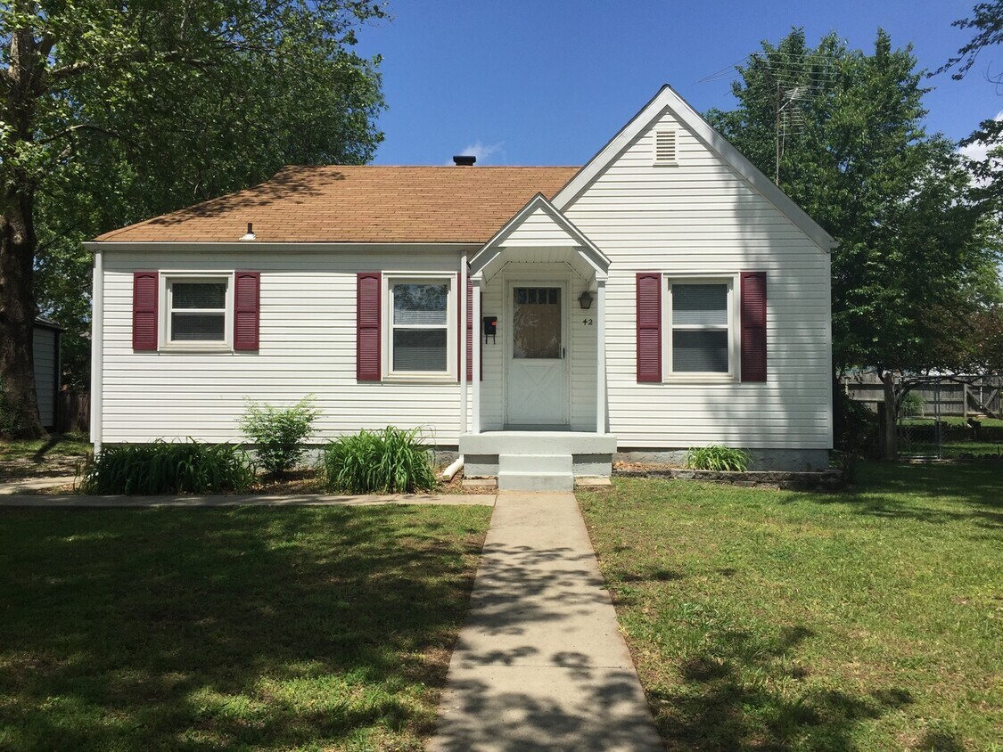 Primary Photo - 2 Bedroom, 1 Bath House