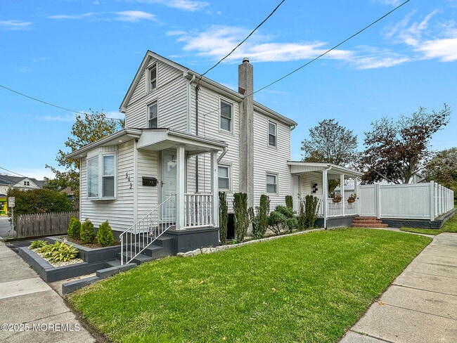 Building Photo - 543 Springdale Ave