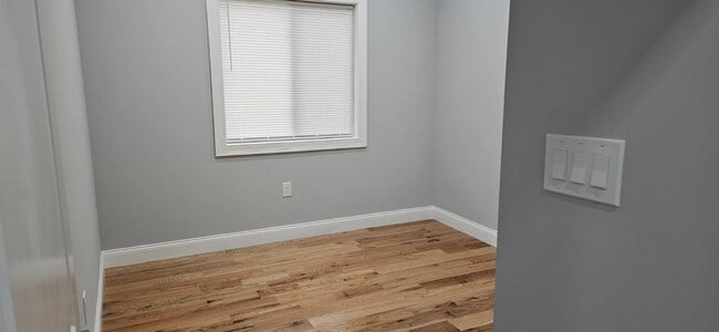 Building Photo - 108 ave Pl
