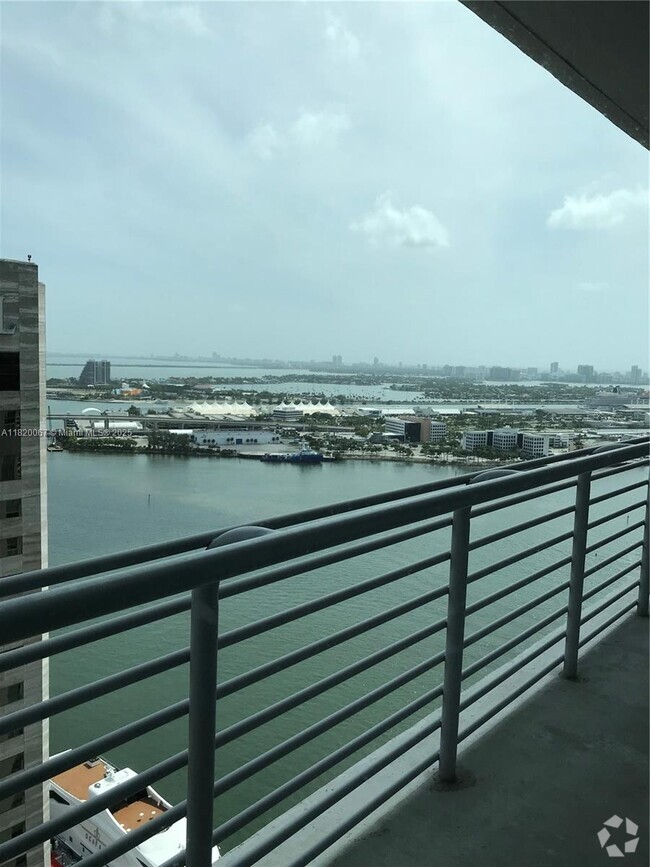 Building Photo - 335 S Biscayne Blvd