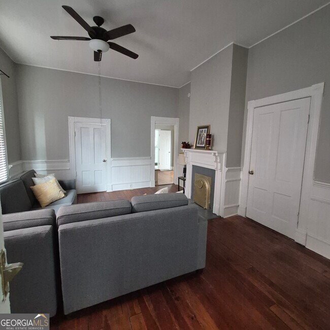 Building Photo - 867 Orange Terrace