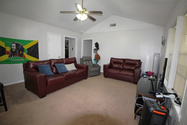 Foto del edificio - 3706 Chadwick Dr