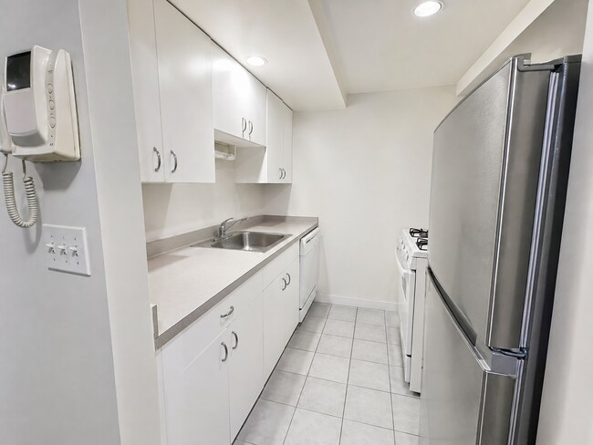 Foto del edificio - 1661-1663 Washington St. Unit 505