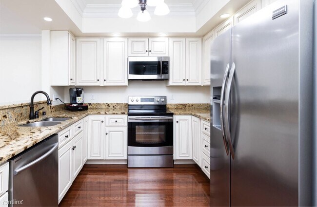 Building Photo - 2 br, 1.5 bath House - 665 E 11th Ave