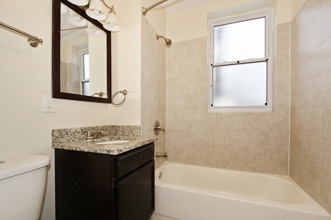 Building Photo - EVANS_6411