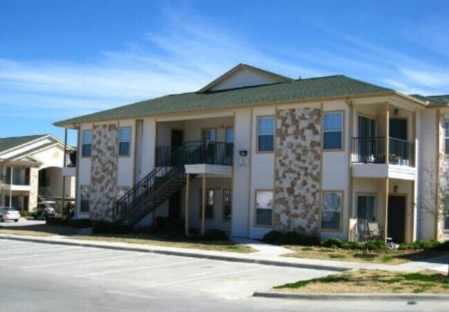 Foto del edificio - 19788 Hwy 105 W