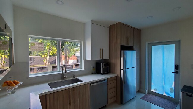 Building Photo - 1361 SW 58th Ave