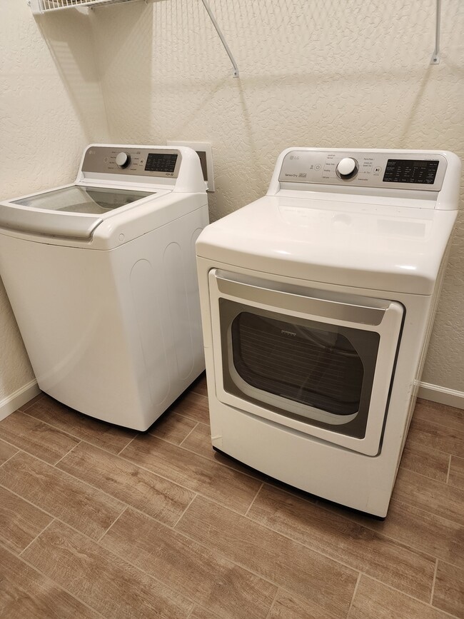 Building Photo - 6534 E Pne Ave