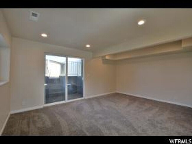 Building Photo - Beautifully Renovated Duplex in Salt Lake City