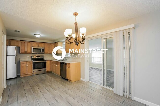 Foto del edificio - 16003 Woodpine Dr