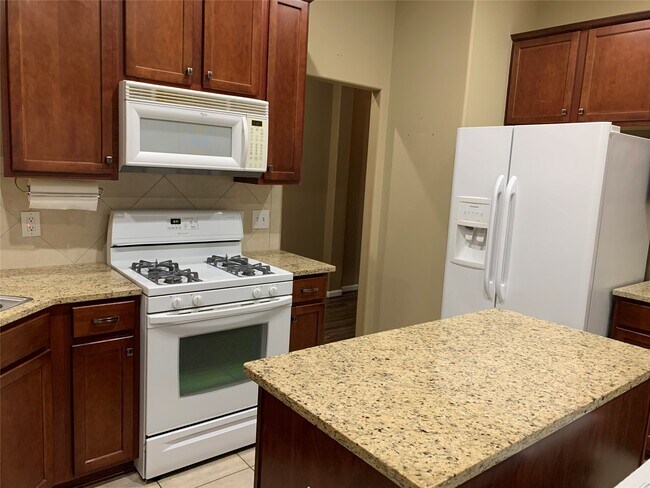 Foto del edificio - 13223 Heather Falls Dr